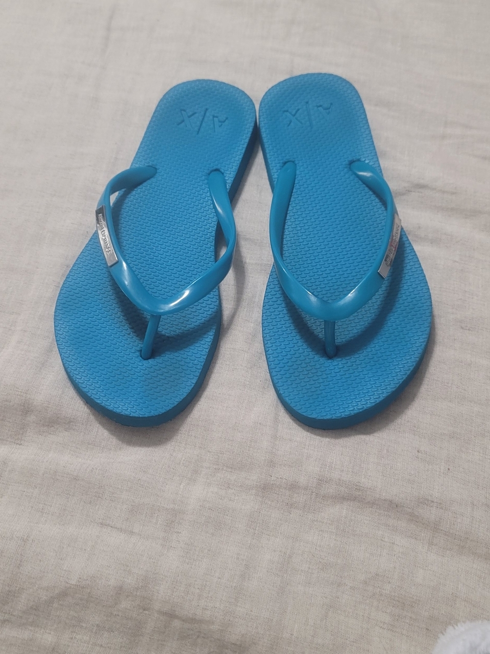 Armani Exchange Bright Blue Women’s Flip Flop Sandals Turquoise And Silver